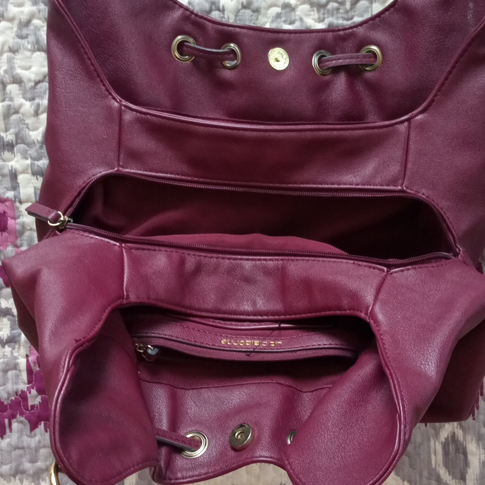 Liz Claiborne Maroon purse, beautiful large bag. Beautiful condition. - Picture 4 of 5